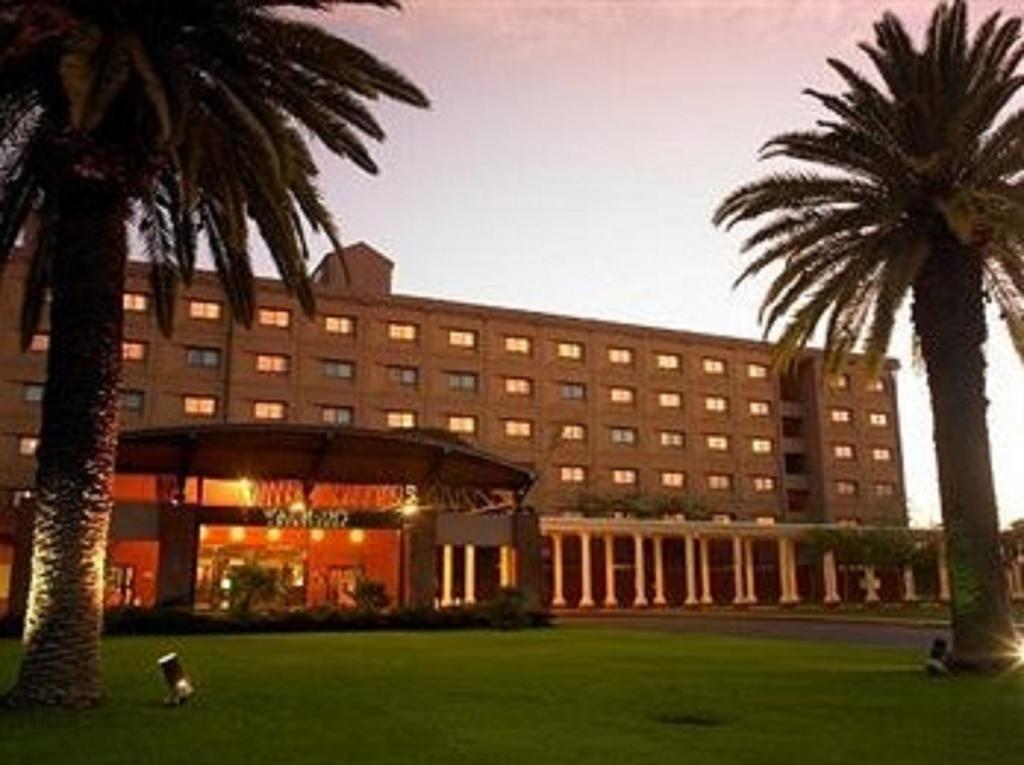 Peermont Walmont At The Grand Palm, Gaborone Hotel Buitenkant foto